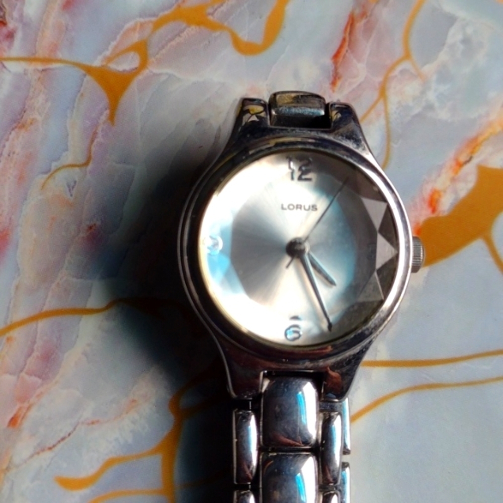 🦋 Lorus Silver Stainless Steel Prism Face Women's Watch